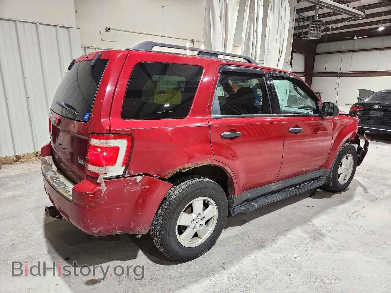 2011 Ford ESCAPE (VIN 1FMCU0DG4BKB96388) — photo 3 of 13