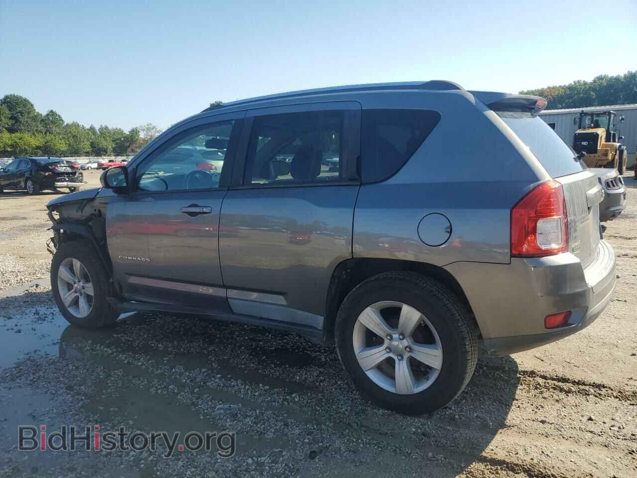 2011 JEEP COMPASS - VIN: 1J4NT1FB0BD241106 - Photo 2