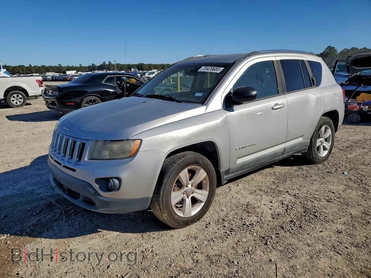 Photo 1J4NT1FA6BD219831 - JEEP COMPASS 2011