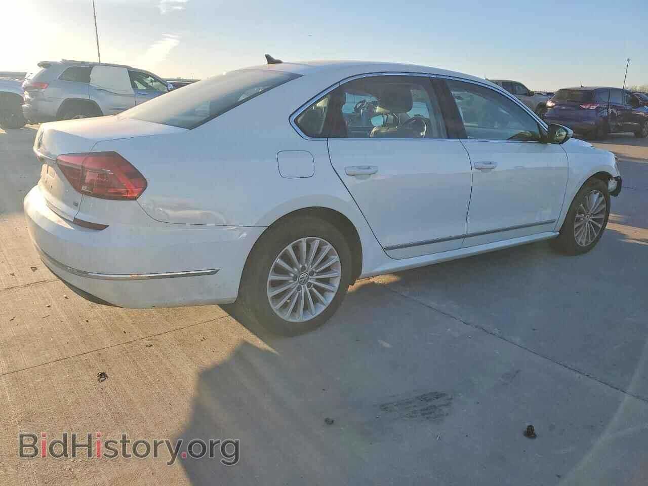 2016 VOLKSWAGEN PASSAT - VIN: 1VWBS7A32GC040056 - Фото 3