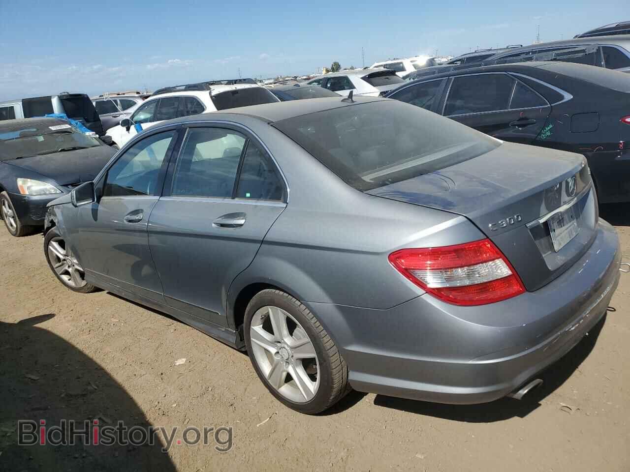 2011 MERCEDES-BENZ C-CLASS - VIN: WDDGF8BB0BR158403 - Фото 2