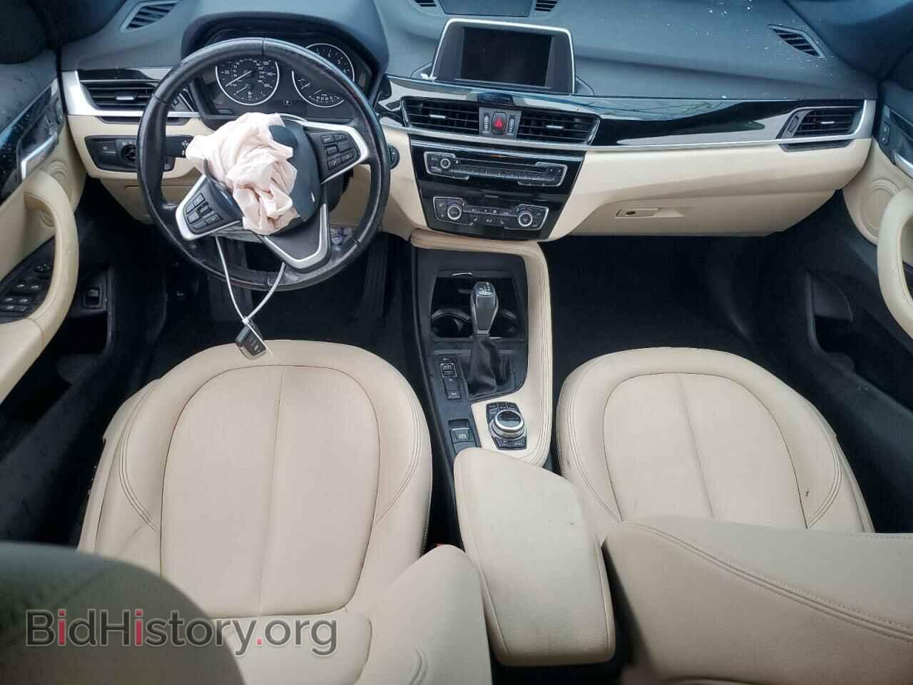2017 BMW X1 - VIN: WBXHT3C30H5F87743 - Фото 8