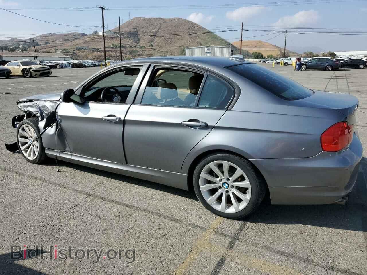 2011 BMW 3 SERIES - VIN: WBAPH7C5XBE676157 - Фото 2