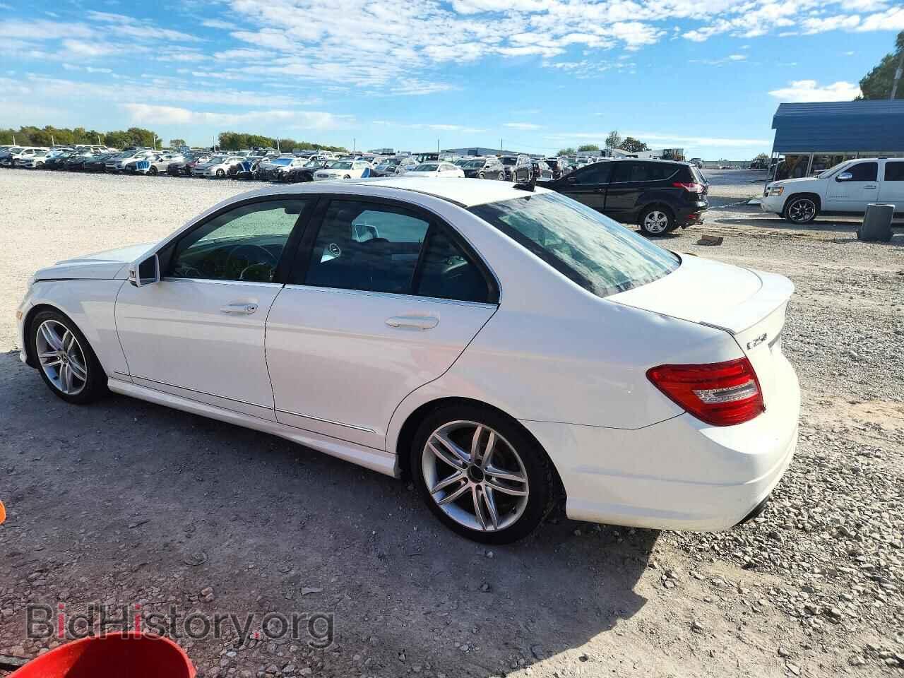 2013 MERCEDES-BENZ C-CLASS - VIN: WDDGF4HB2DA797626 - Photo 2