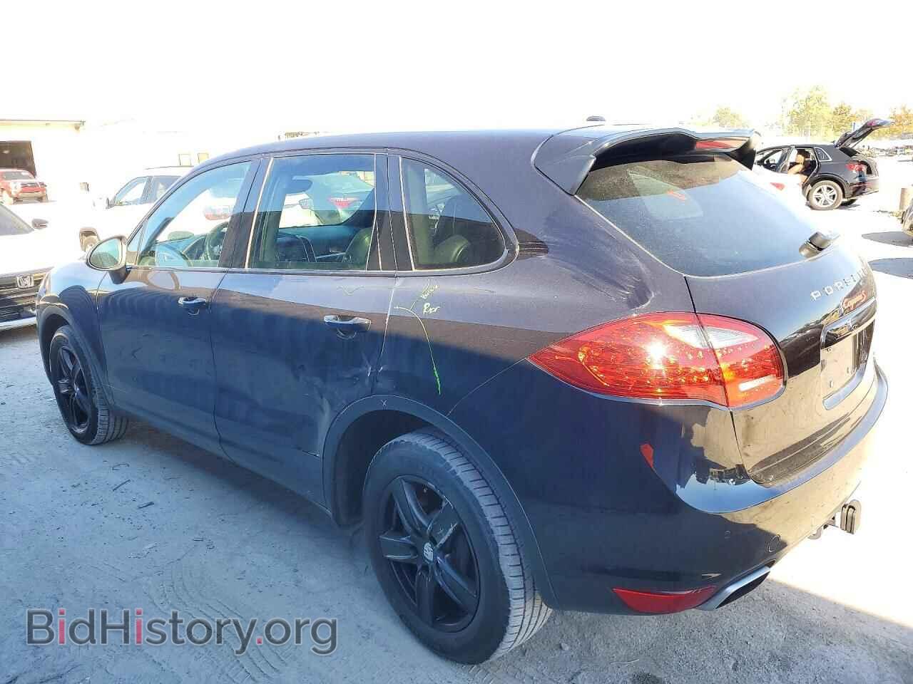 2011 PORSCHE CAYENNE - VIN: WP1AB2A22BLA44639 - Photo 2