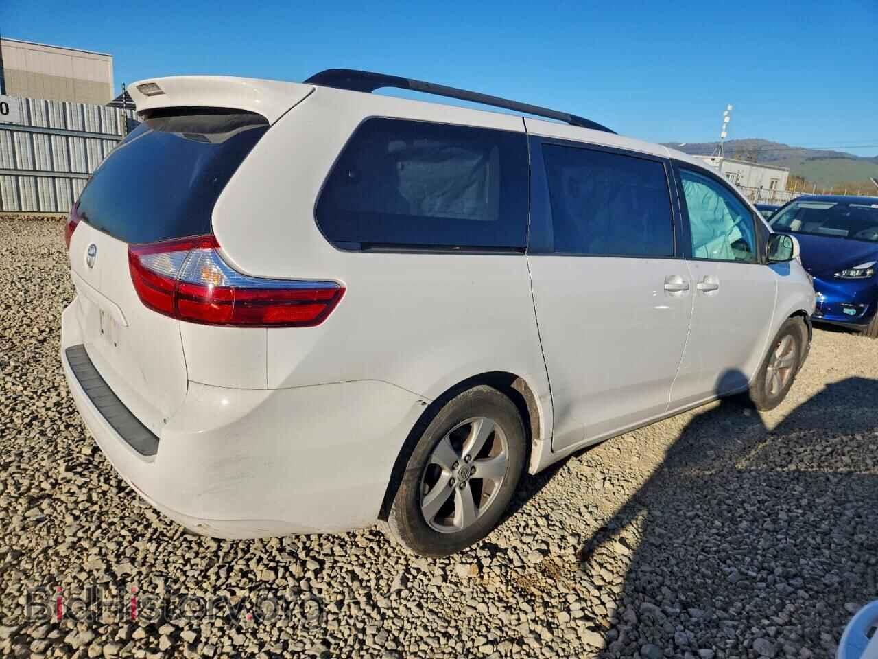 2017 TOYOTA All Models - VIN: 5TDKZ3DC4HS781795 - Фото 3