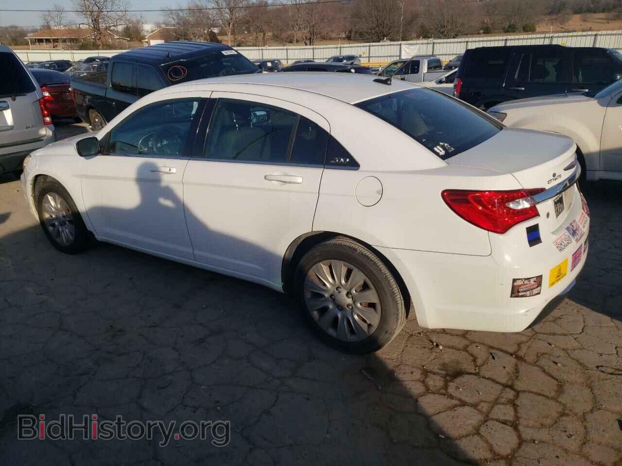 2012 CHRYSLER 200 - VIN: 1C3CCBAB5CN152674 - Фото 2