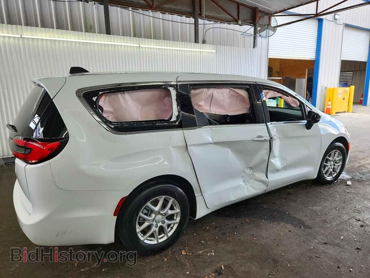 2027 Chrysler PACIFICA (VIN 2C4RC1BG2VR592643) — photo 3 of 13