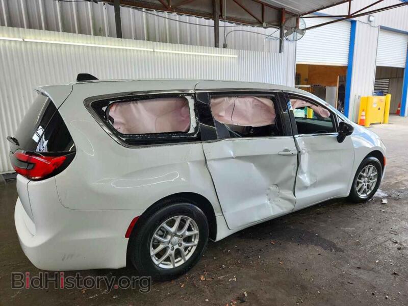 2027 Chrysler PACIFICA (VIN 2C4RC1BG2VR592643) — photo 3 of 13