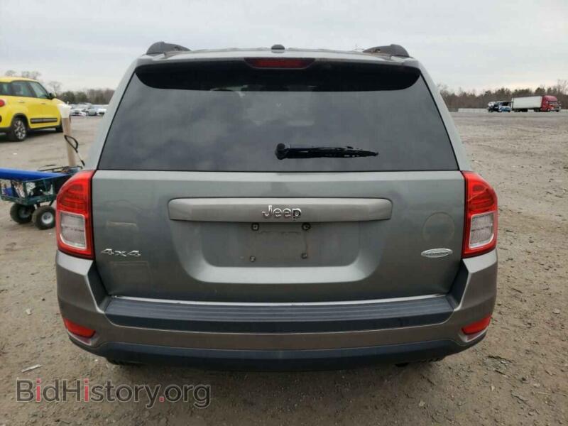 2011 Jeep COMPASS (VIN 1J4NF1FB1BD259606) — фото 6 из 12