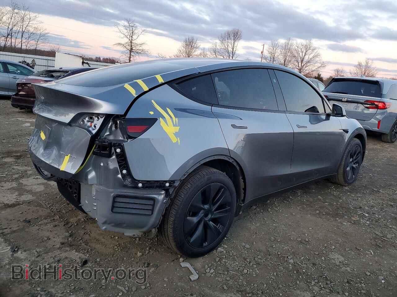 2025 TESLA MODEL Y - VIN: 7SAYGDEE2SA361213 - Photo 3