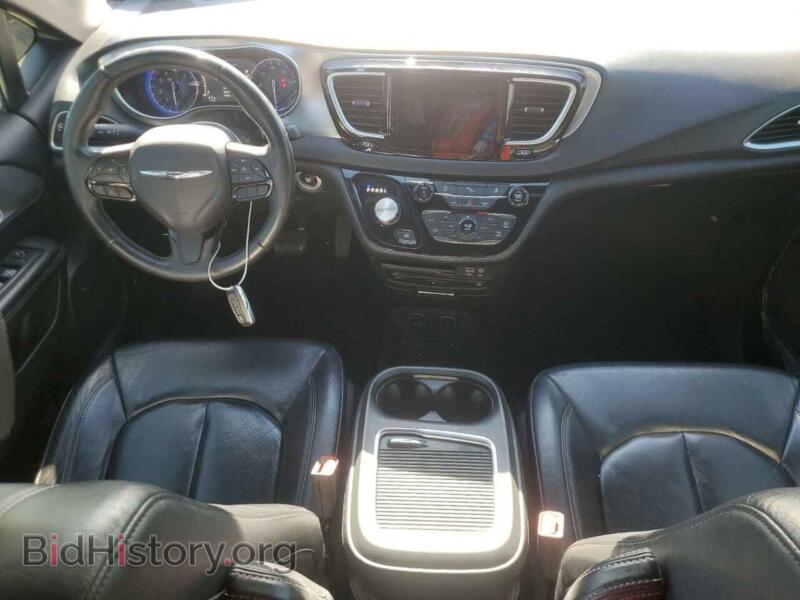 2018 Chrysler PACIFICA (VIN 2C4RC1EG1JR227618) — photo 8 of 14