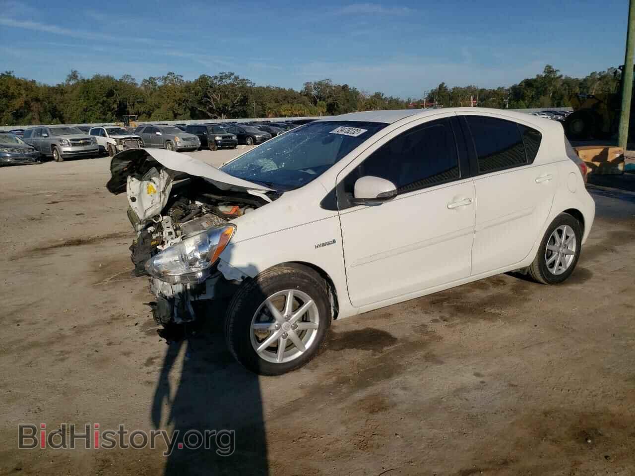 Фотография JTDKDTB35D1044064 - TOYOTA PRIUS 2013