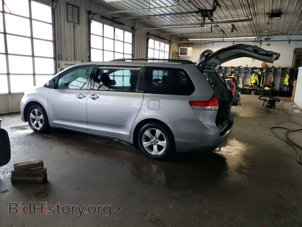 2011 TOYOTA All Models - VIN: 5TDKK3DC5BS008247 - Фото 2
