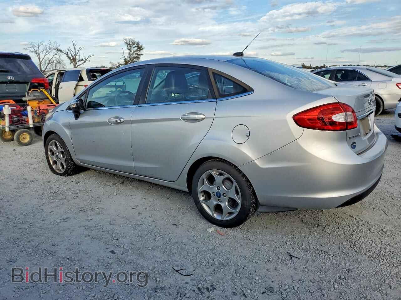 2013 FORD FIESTA - VIN: 3FADP4CJ5DM173353 - Фото 2