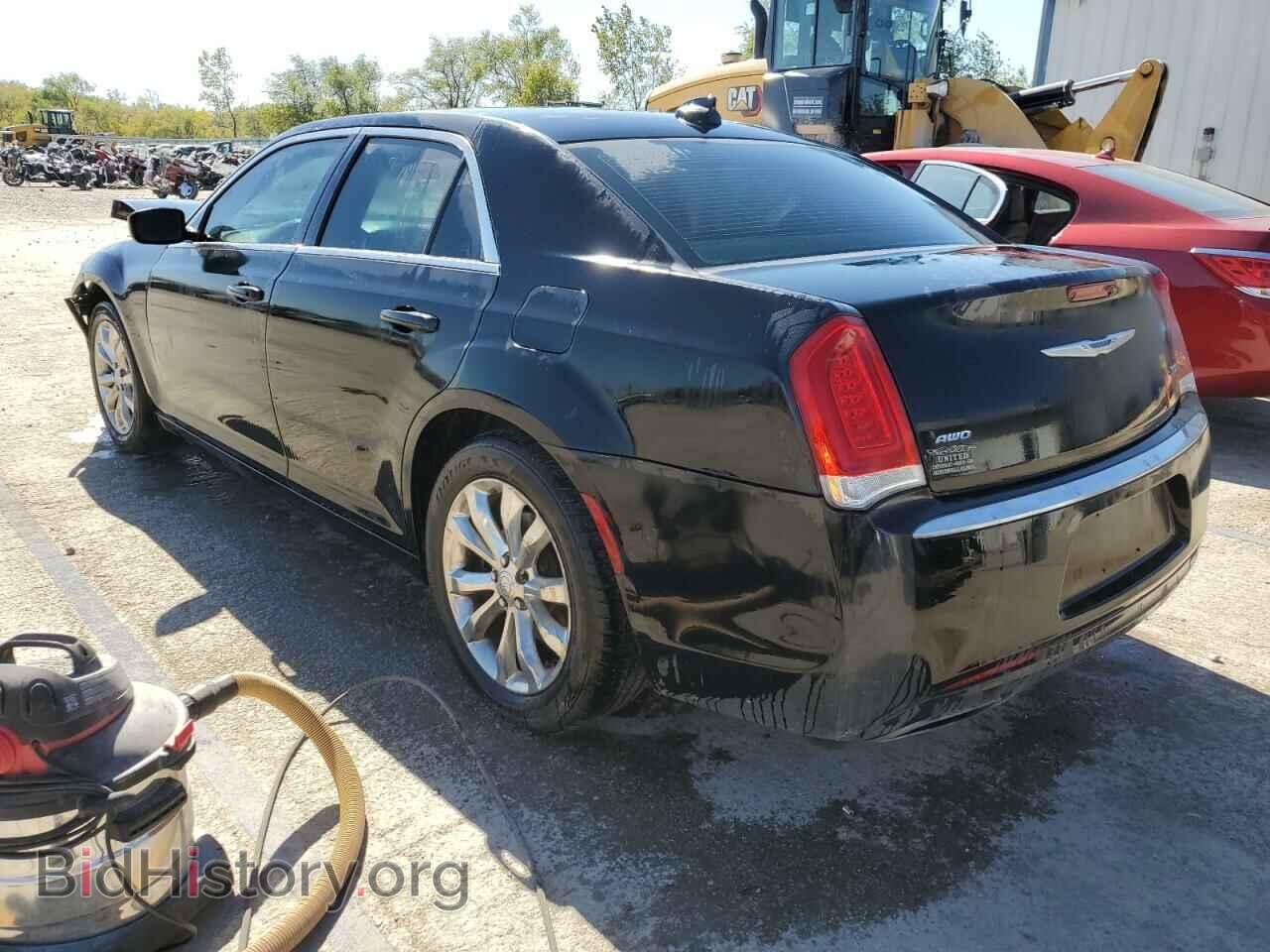 2017 CHRYSLER 300 - VIN: 2C3CCARG7HH637473 - Фото 2