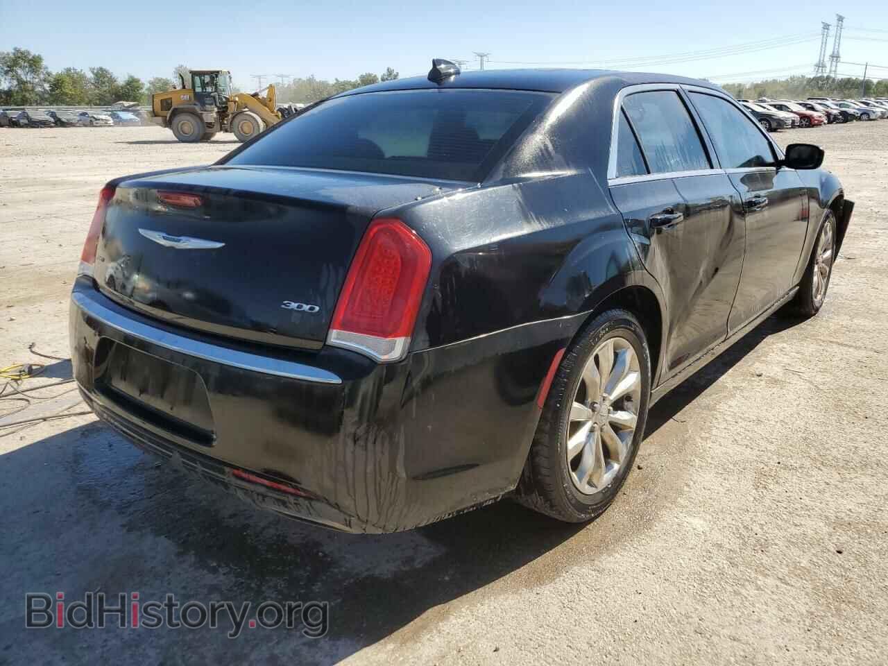 2017 CHRYSLER 300 - VIN: 2C3CCARG7HH637473 - Фото 3