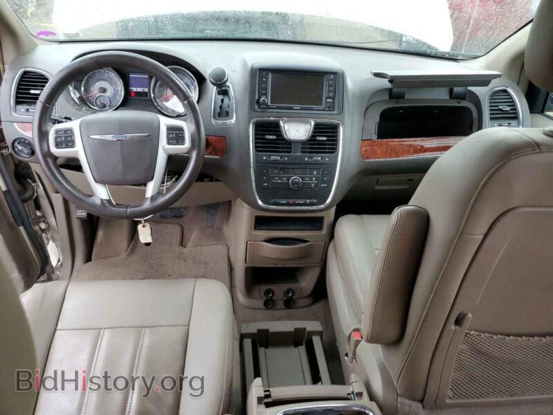 2016 Chrysler MINIVAN (VIN 2C4RC1BG6GR187484) — photo 8 of 13