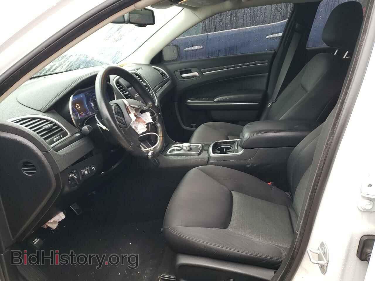 2019 CHRYSLER 300 - VIN: 2C3CCAAG2KH610006 - Фото 7