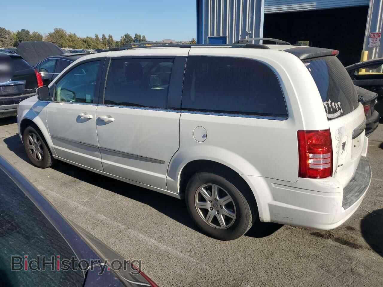 2010 CHRYSLER MINIVAN - VIN: 2A4RR5D18AR414173 - Фото 2