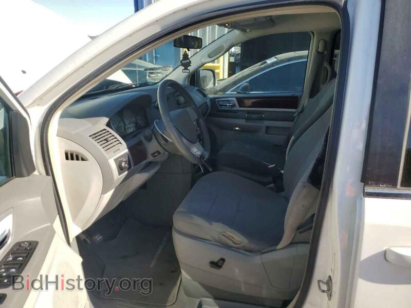 2010 Chrysler MINIVAN (VIN 2A4RR5D18AR414173) — photo 7 of 13