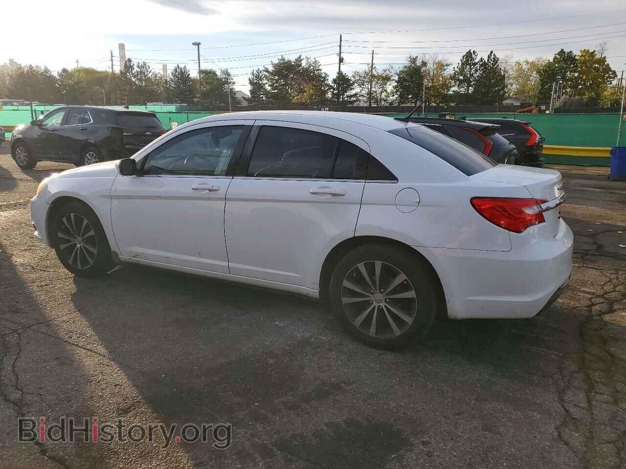 2013 CHRYSLER 200 - VIN: 1C3CCBCG4DN628035 - Фото 2