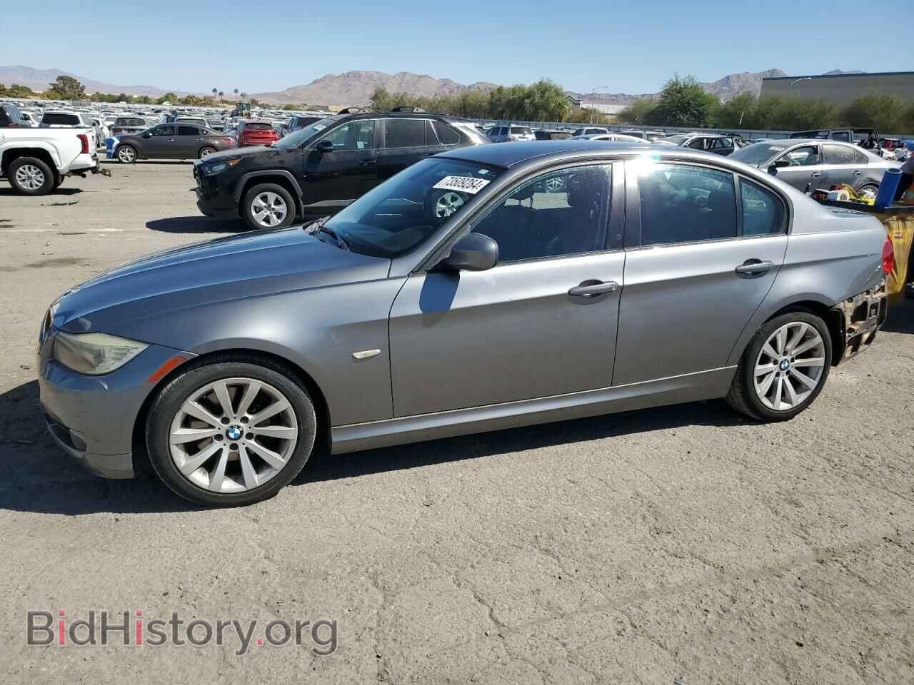 Фотография WBAPH7C52BE460657 - BMW 3 SERIES 2011