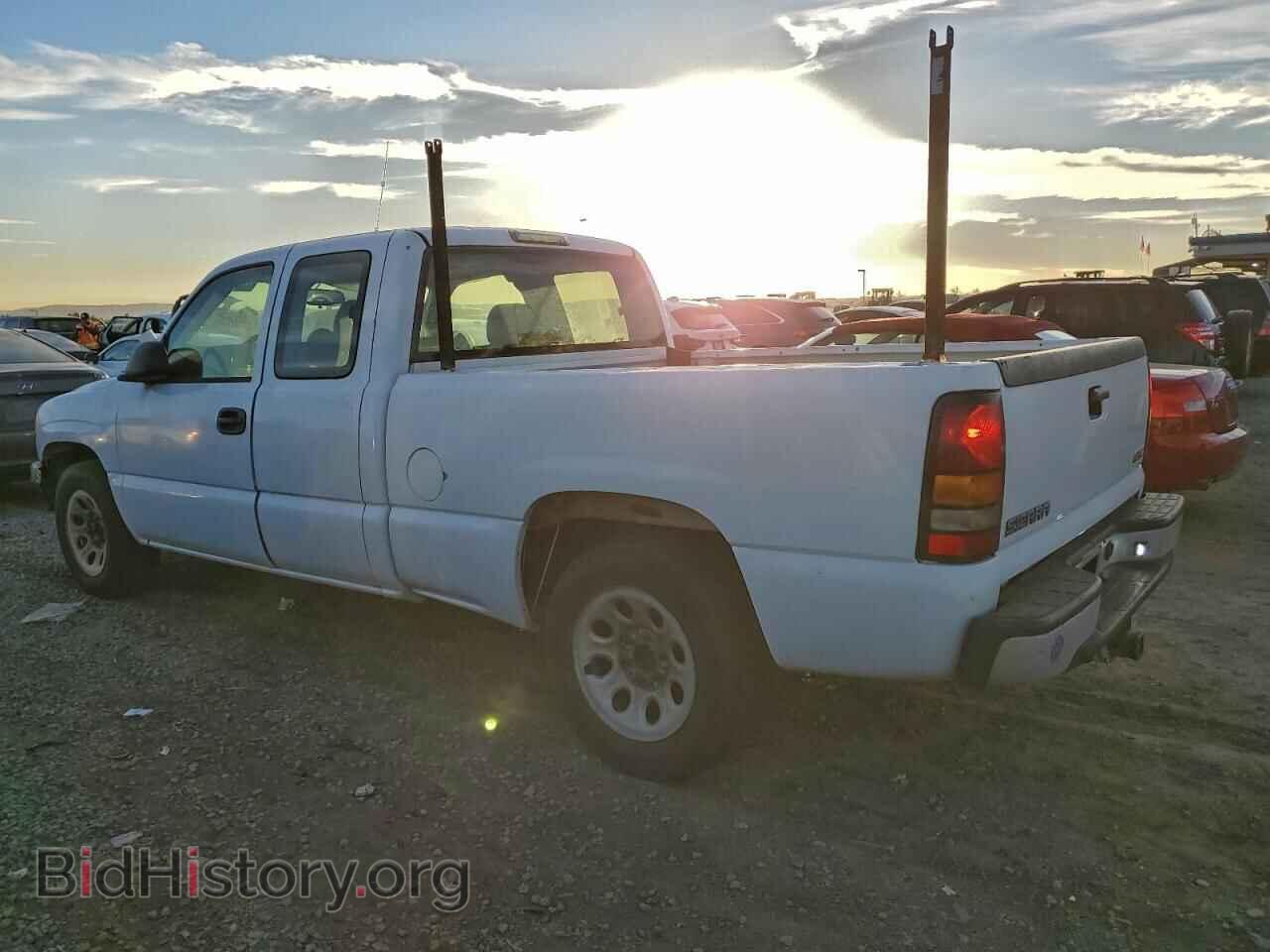 2005 GMC SIERRA - VIN: 1GTEC19X75Z278190 - Фото 2