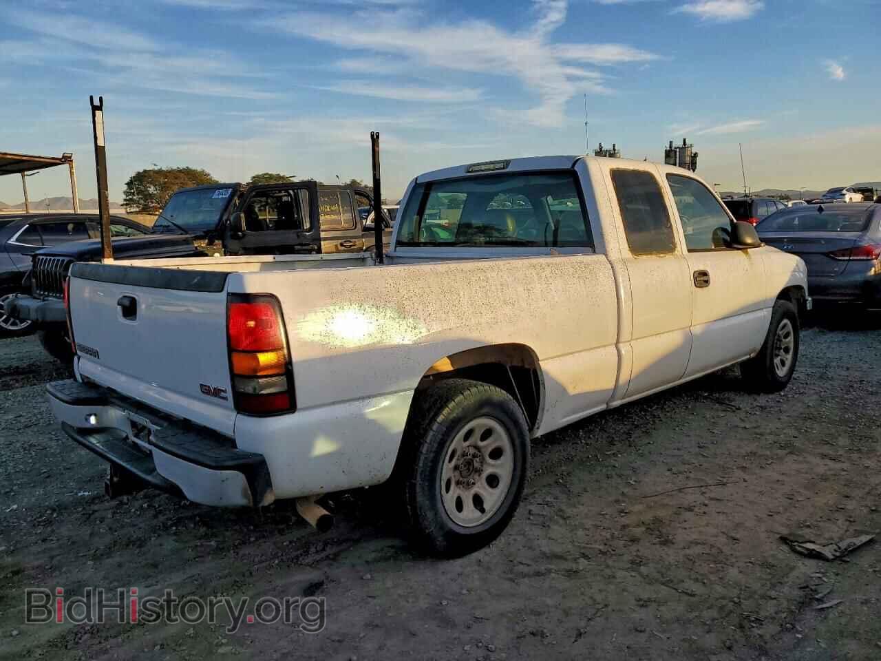 2005 GMC SIERRA - VIN: 1GTEC19X75Z278190 - Фото 3
