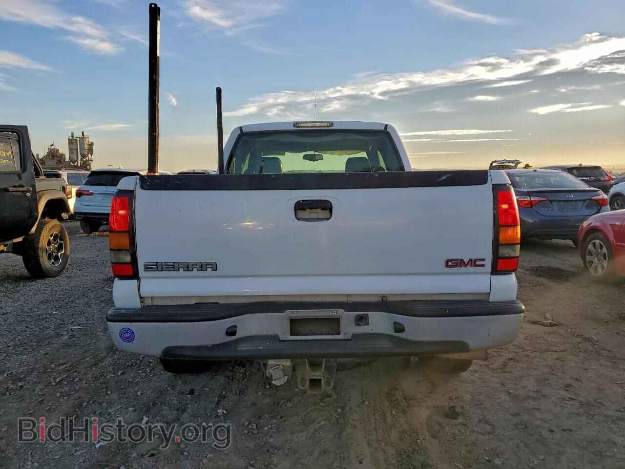 2005 GMC SIERRA - VIN: 1GTEC19X75Z278190 - Фото 6