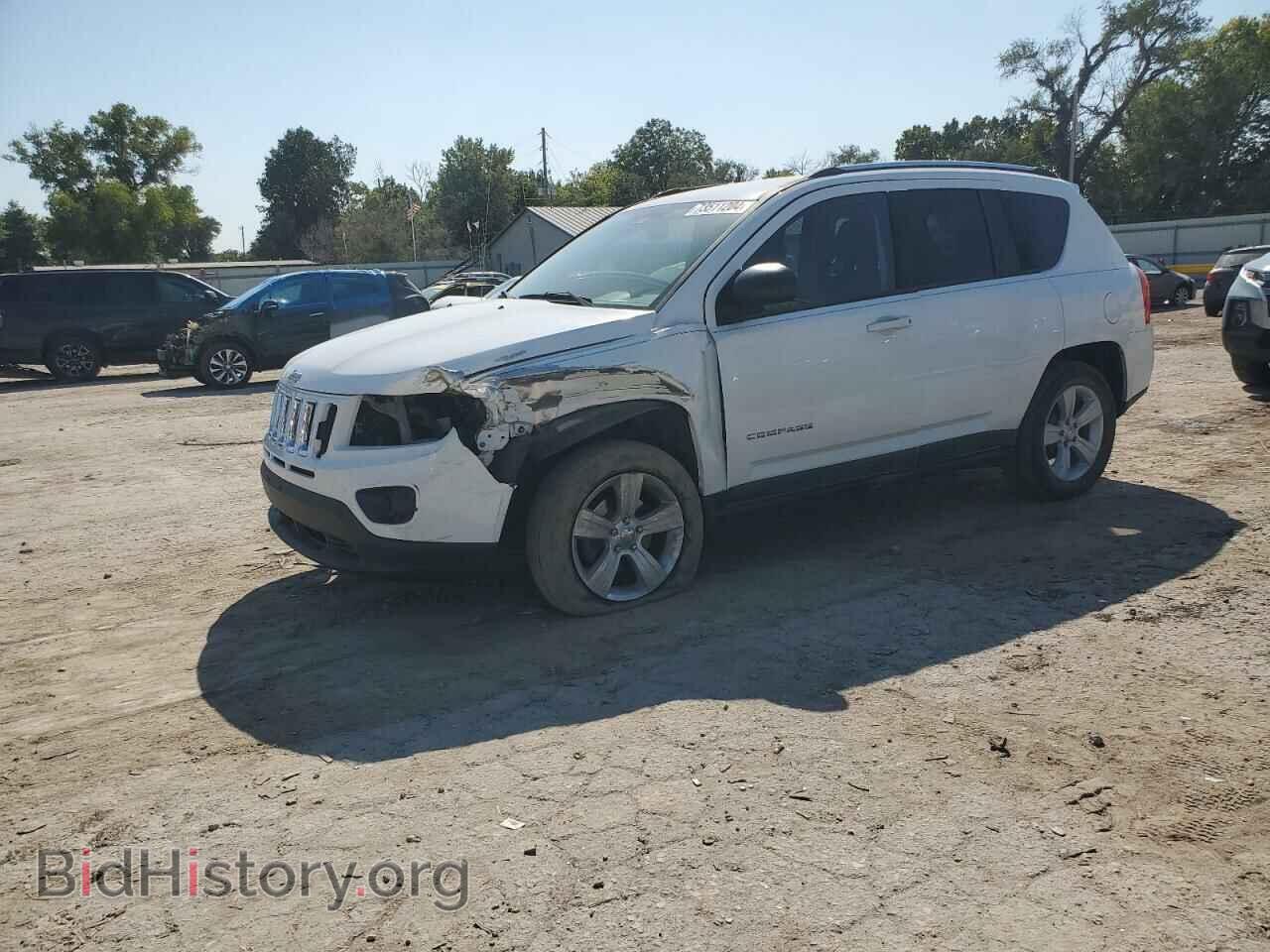 Photo 1J4NT1FA2BD267309 - JEEP COMPASS 2011