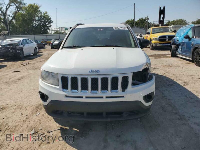 2011 Jeep COMPASS (VIN 1J4NT1FA2BD267309) — фото 5 из 13