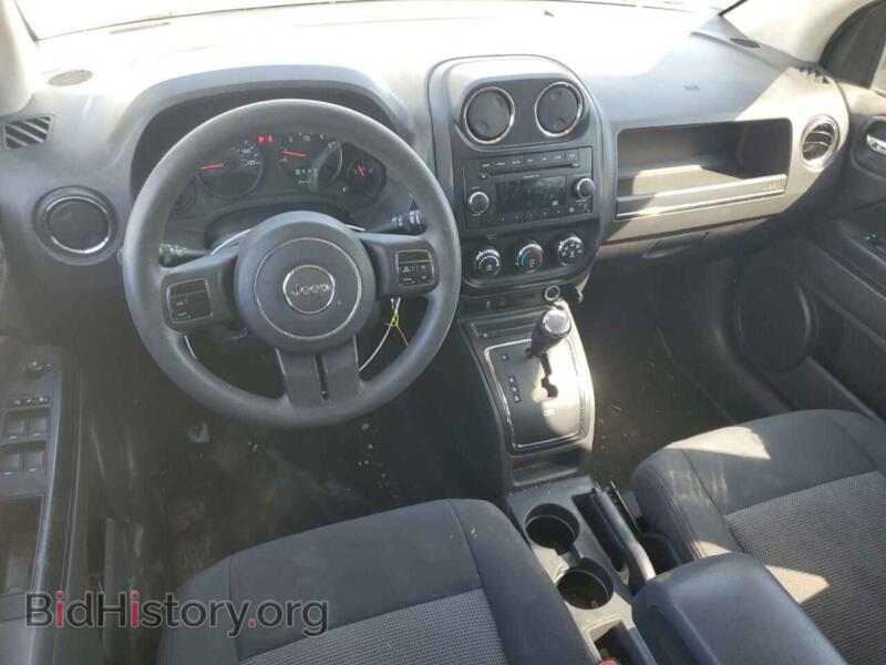 2011 Jeep COMPASS (VIN 1J4NT1FA2BD267309) — фото 8 из 13