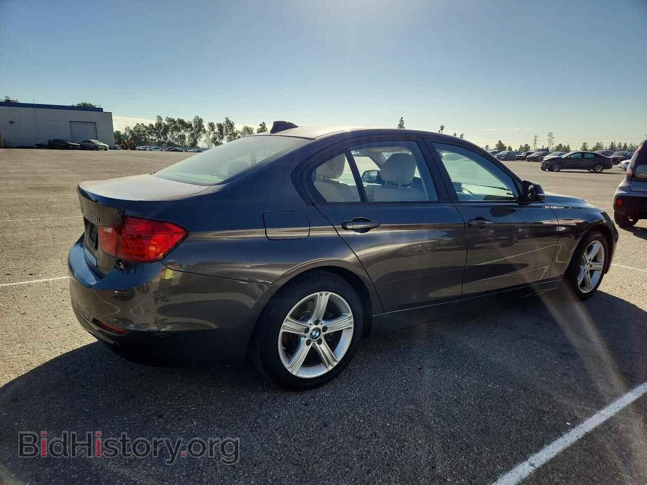 2013 BMW 3 SERIES (VIN WBA3C1C55DF443620) — фото 3 из 12
