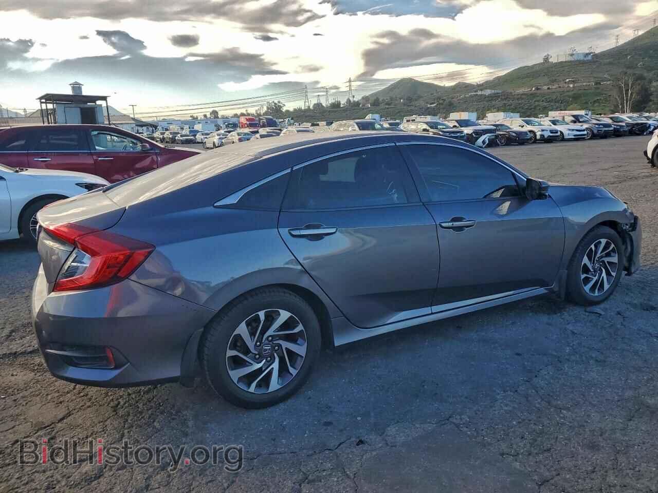 2016 HONDA CIVIC - VIN: 2HGFC2F74GH557258 - Фото 3