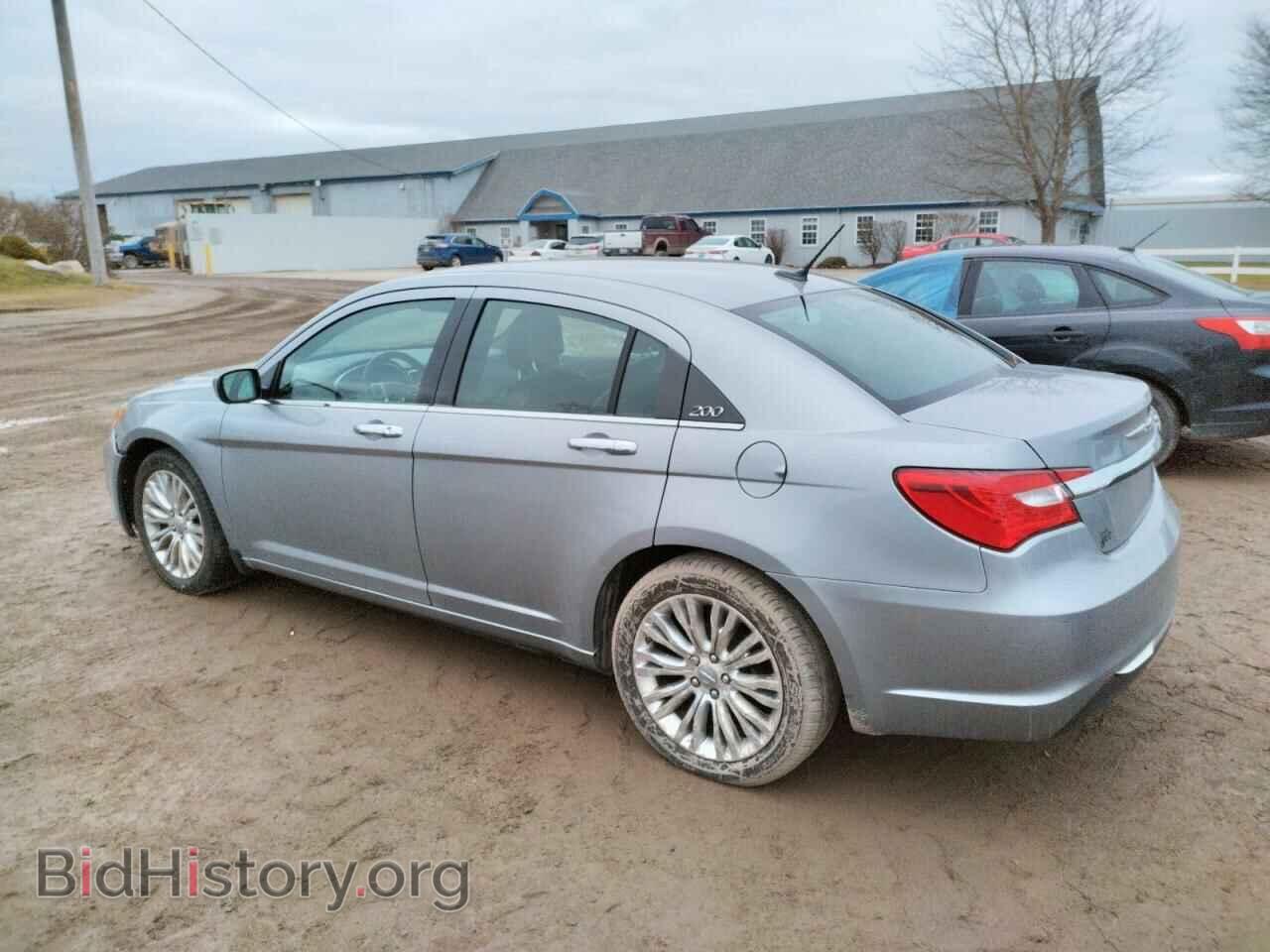 2013 CHRYSLER 200 - VIN: 1C3CCBCG5DN700182 - Фото 2