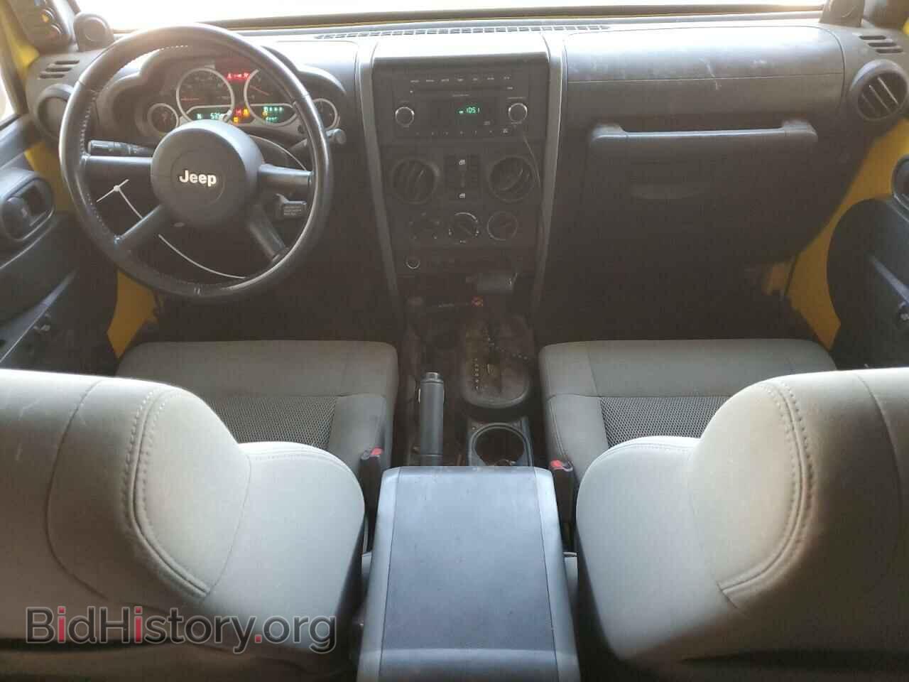 2009 JEEP All Models - VIN: 1J4GA691X9L763188 - Фото 8