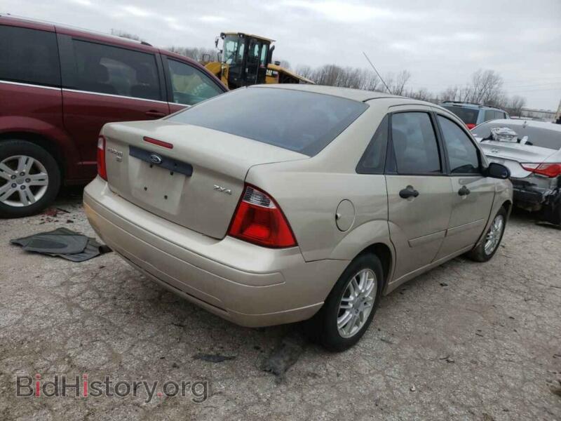 2006 Ford FOCUS (VIN 1FAFP34N16W155732) — photo 3 of 12