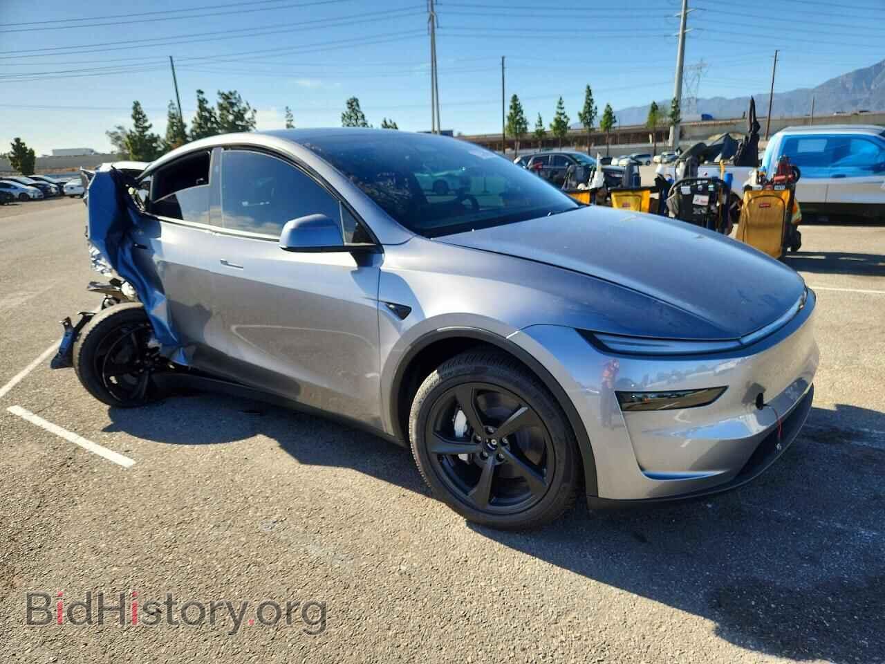 2026 TESLA MODEL Y - VIN: 7SAYGDEEXTF703379 - Photo 4