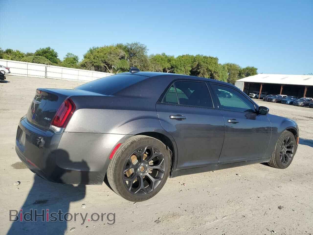 2019 CHRYSLER 300 - VIN: 2C3CCAAG1KH740679 - Фото 3