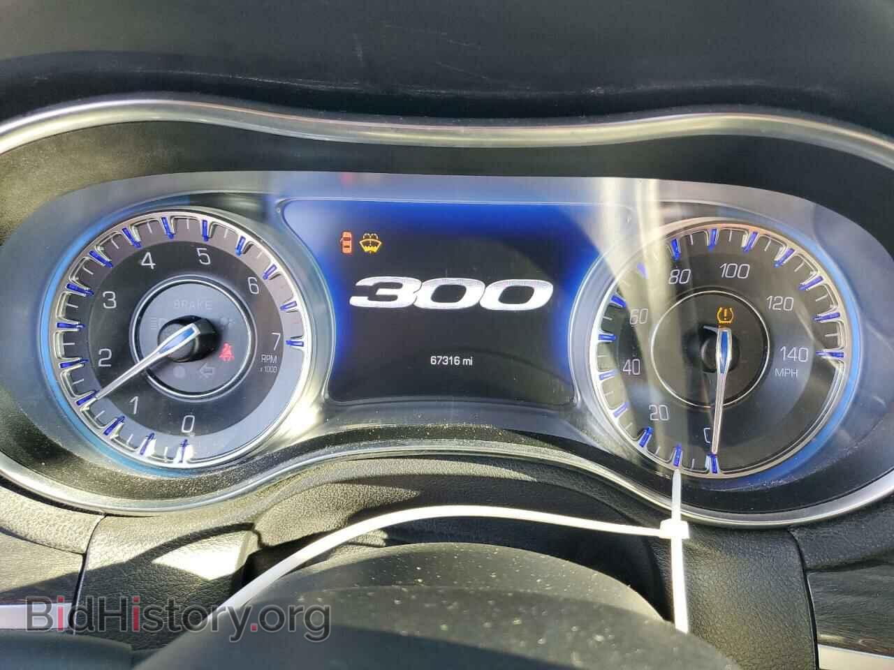 2019 CHRYSLER 300 - VIN: 2C3CCAAG1KH740679 - Фото 9
