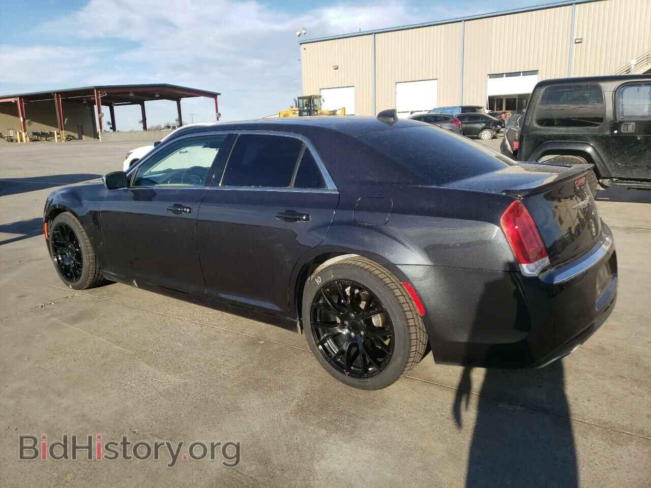 2017 CHRYSLER 300 - VIN: 2C3CCAEGXHH645752 - Фото 2