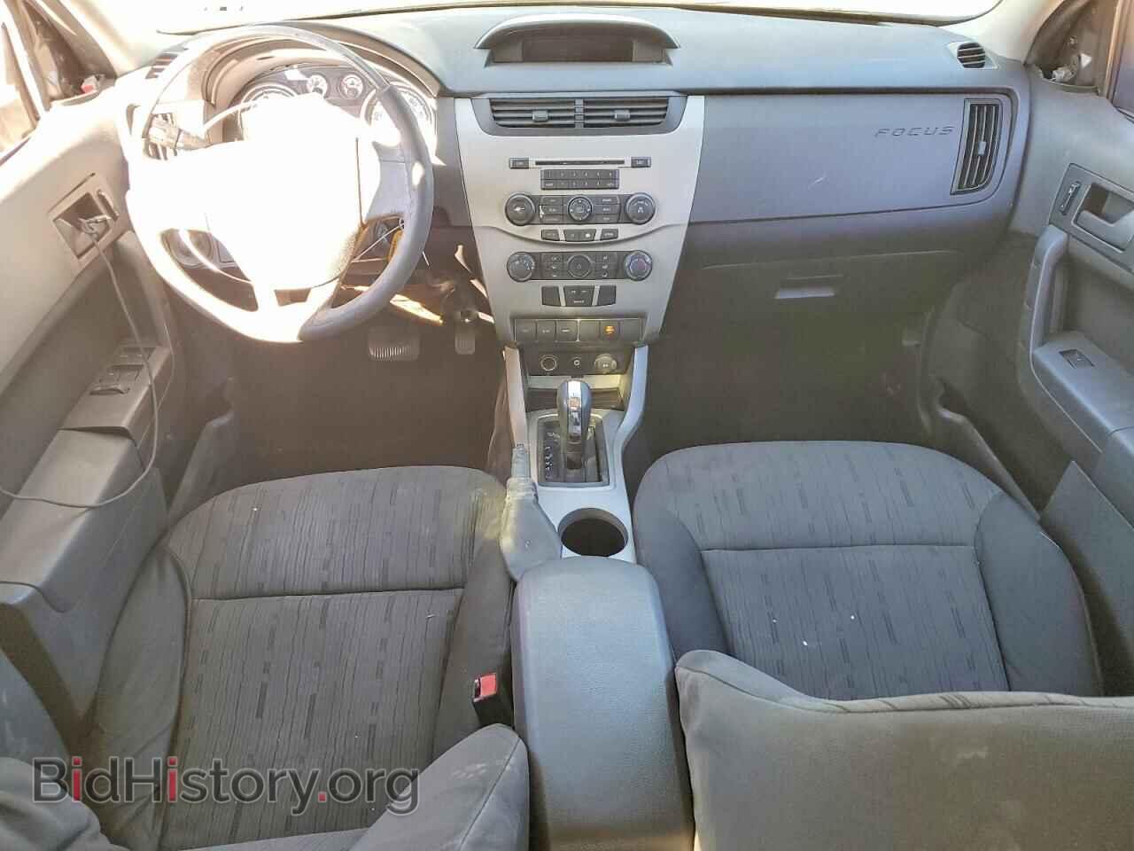 2009 FORD FOCUS - VIN: 1FAHP35N49W110215 - Фото 8