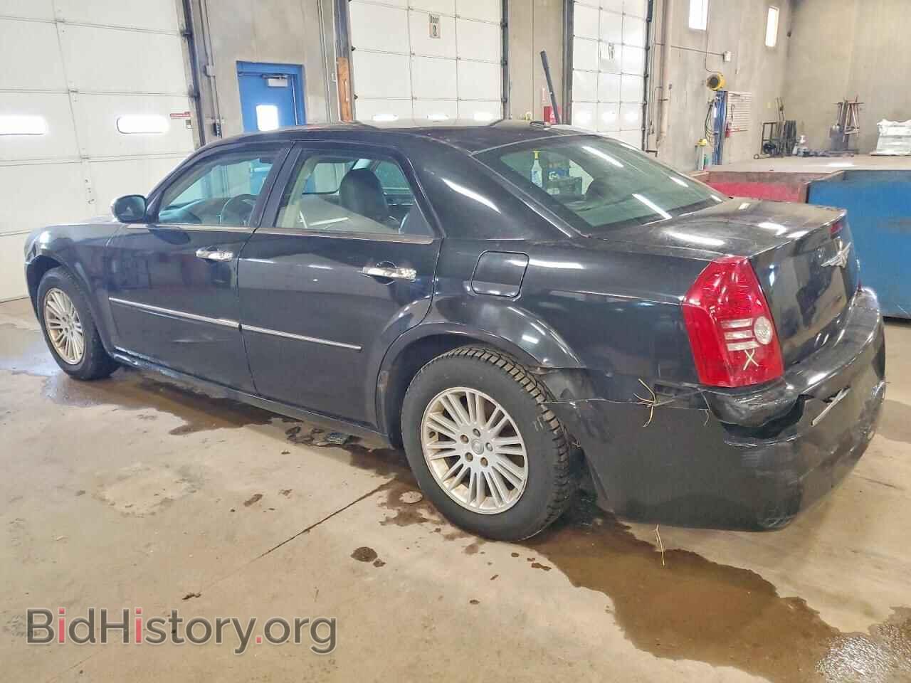 2010 CHRYSLER 300 - VIN: 2C3CA5CV4AH249904 - Фото 2