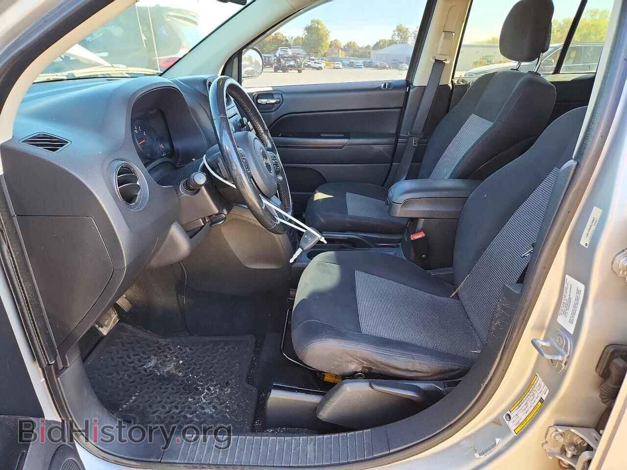 2011 Jeep COMPASS (VIN 1J4NF1FBXBD240603) — photo 7 of 13