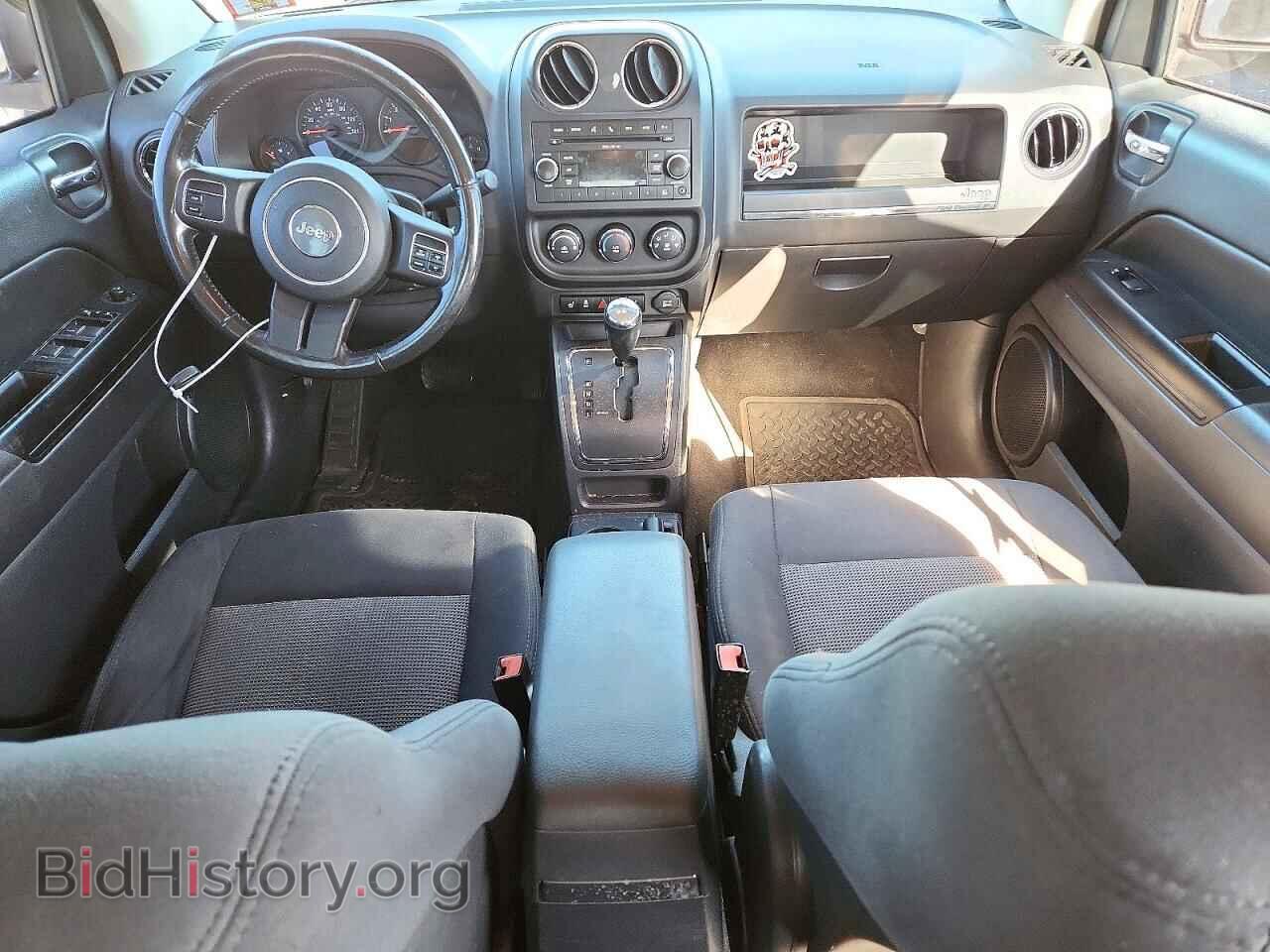 2011 Jeep COMPASS (VIN 1J4NF1FBXBD240603) — photo 8 of 13