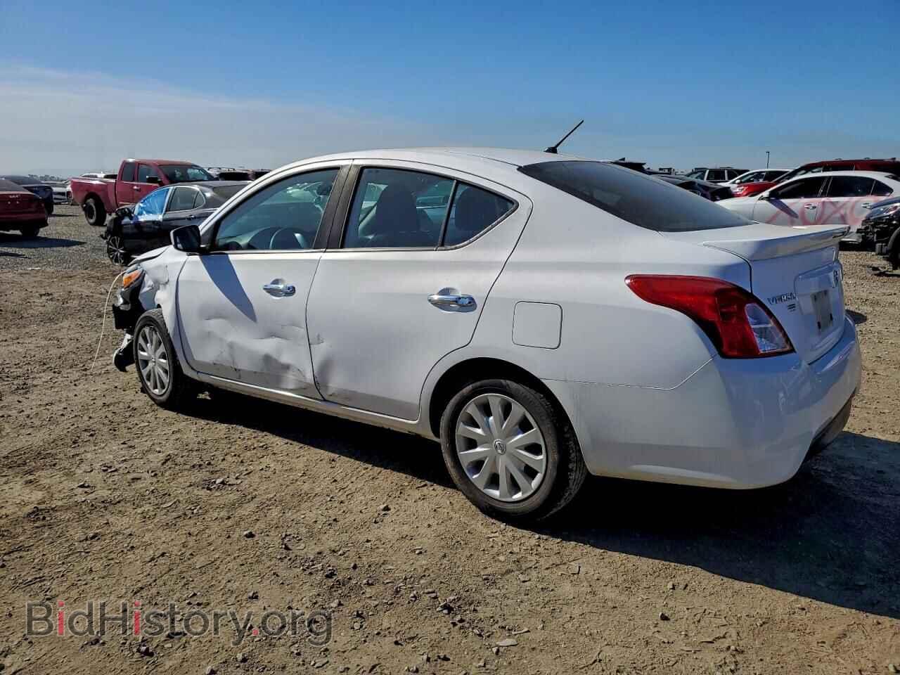2017 NISSAN VERSA - VIN: 3N1CN7AP6HK460077 - Фото 2