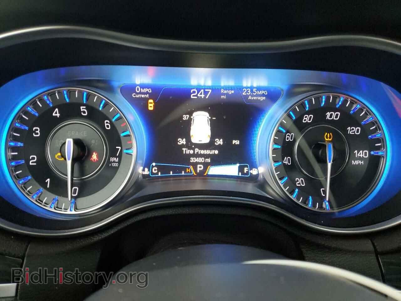 2016 CHRYSLER 300 - VIN: 2C3CCAAGXGH220049 - Фото 9