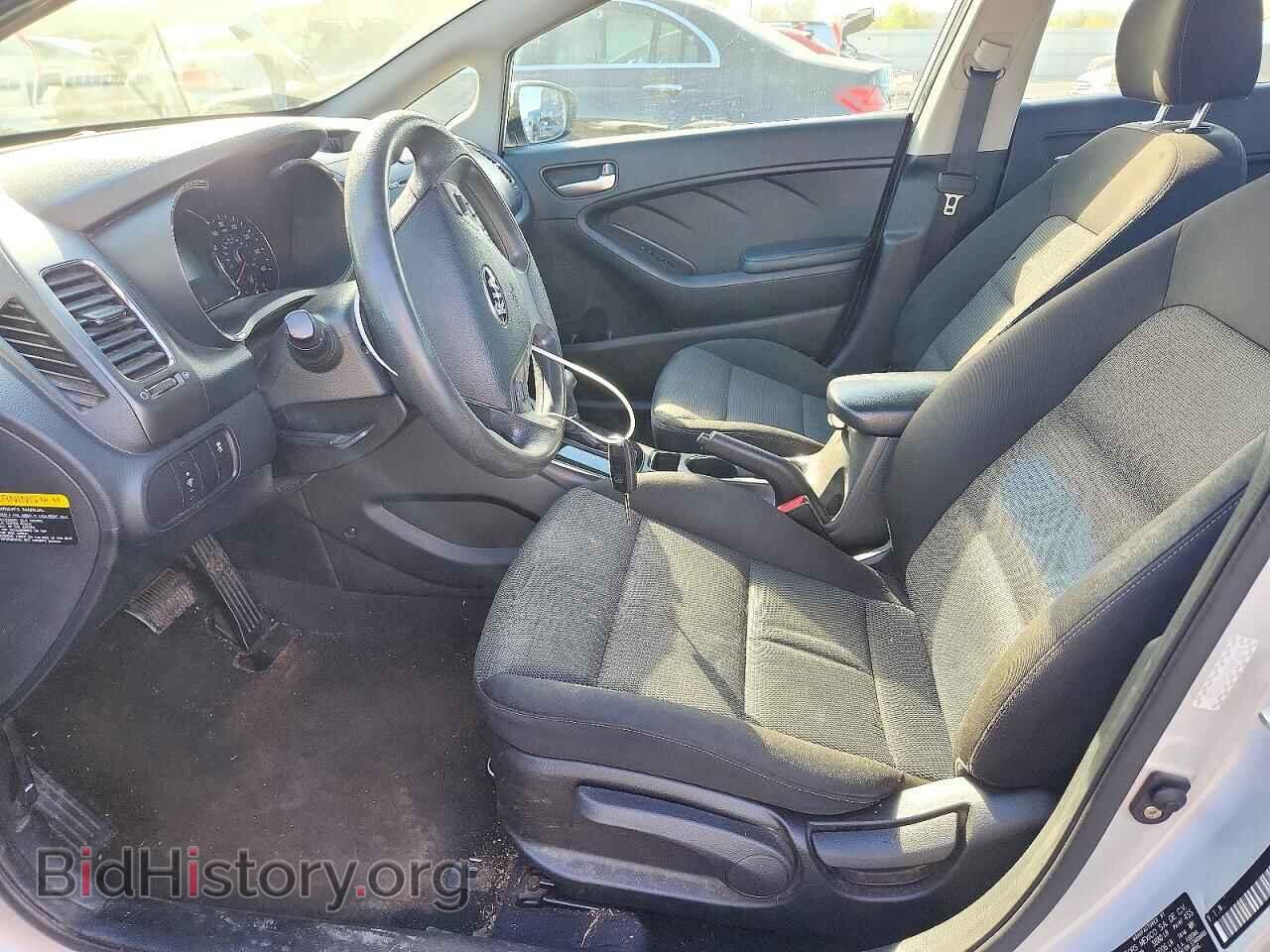 2017 Kia FORTE (VIN 3KPFK4A77HE027061) — фото 7 из 12