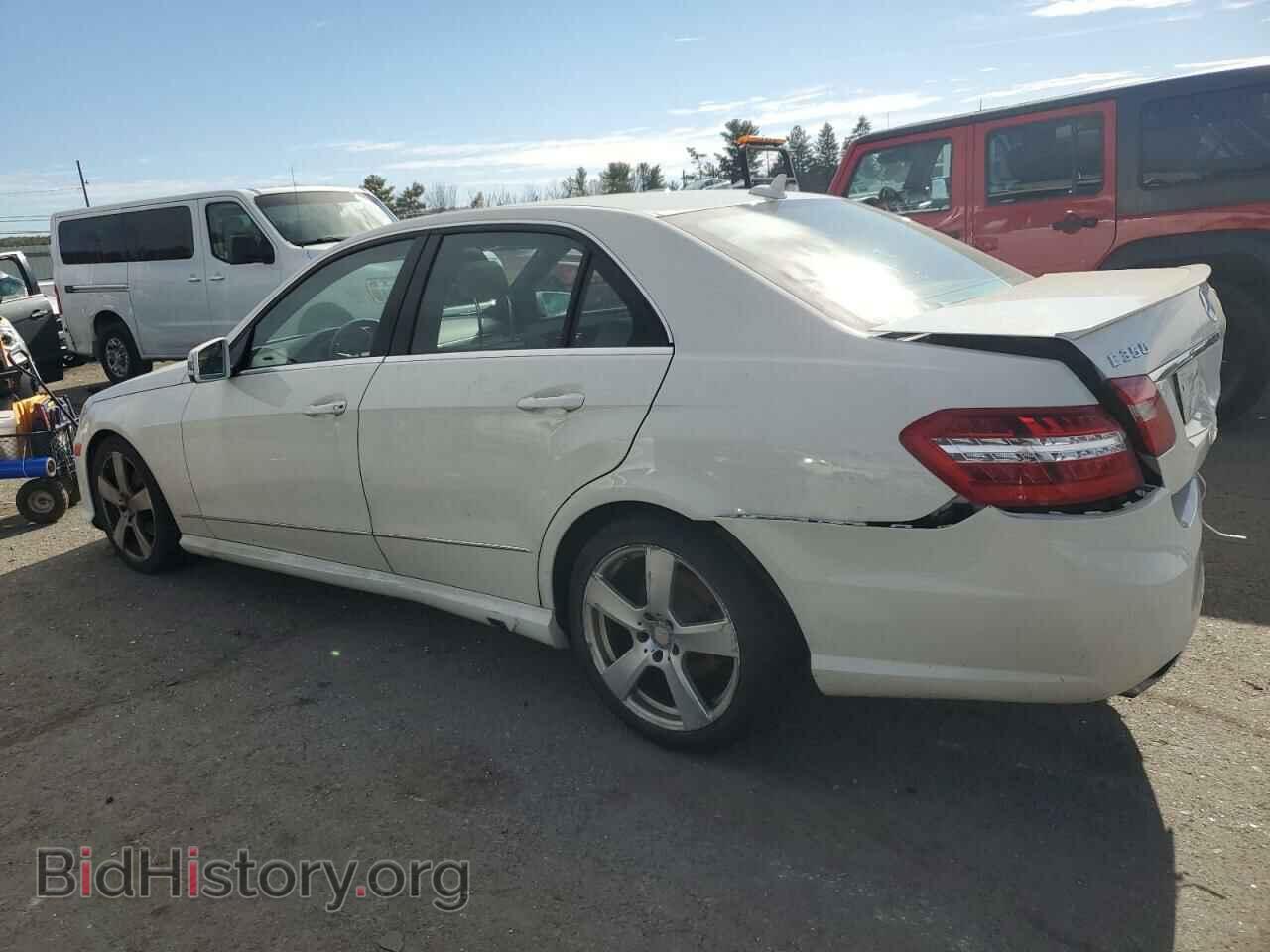 2011 MERCEDES-BENZ E-CLASS - VIN: WDDHF8HB2BA452282 - Фото 2